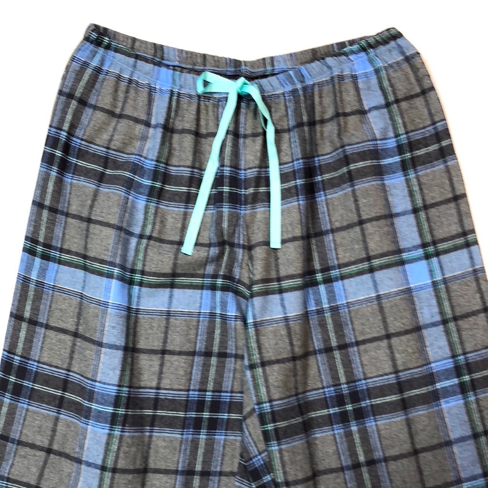 NWT HUE Pajamas-Long Sleeve Top & Flannel Bottoms - Picture 5 of 8
